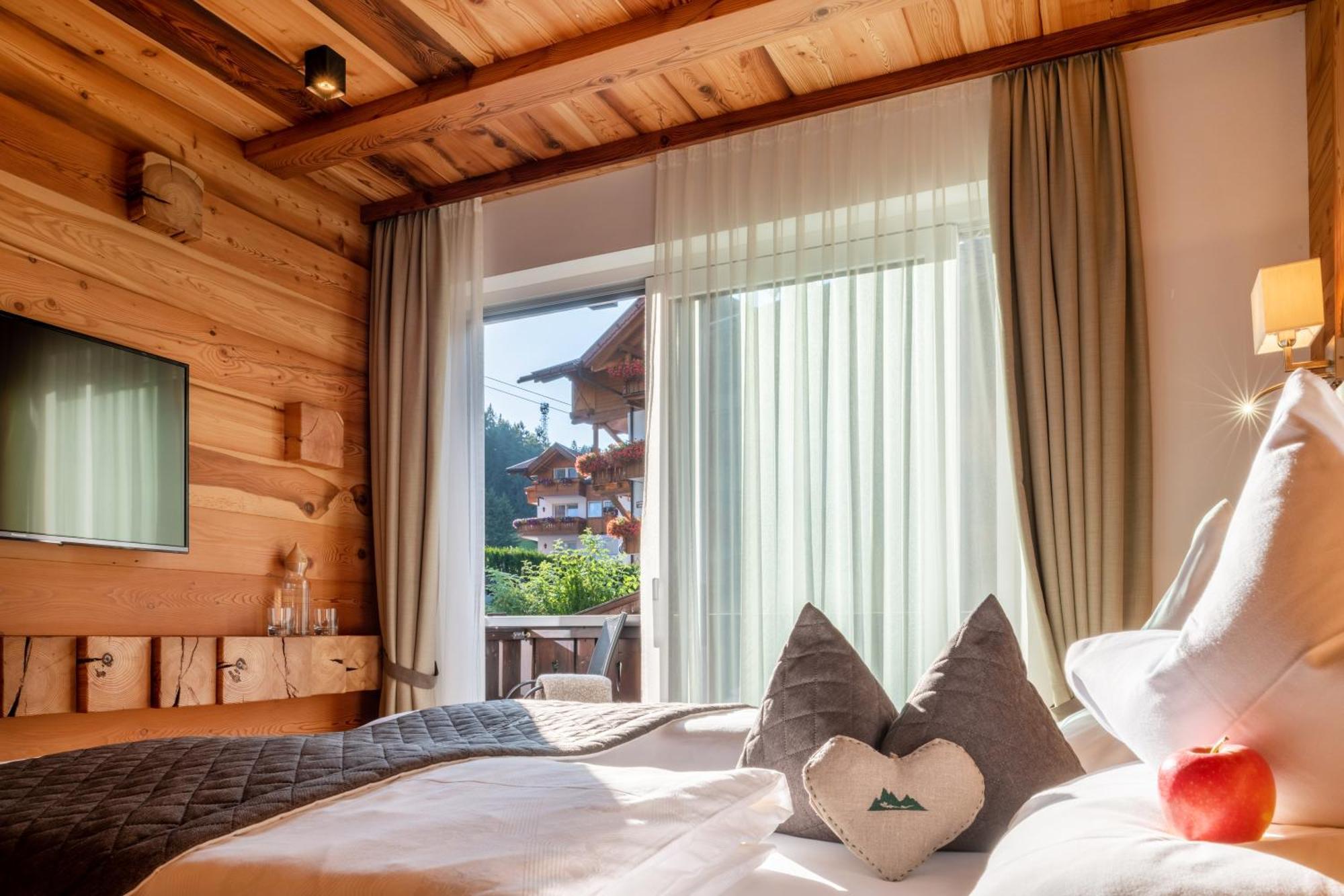 Chalet Elisabeth Dolomites Alpin & Charme 호텔 셀바디발가르디나 외부 사진